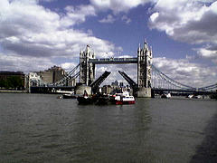 picture of tower bridge opening